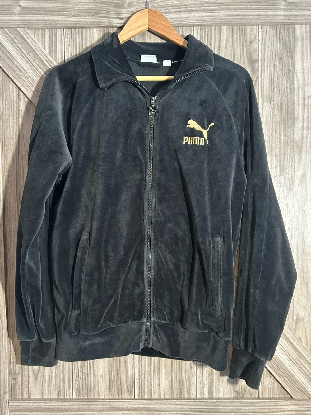 PUMA Black Velour Full-Zip Track Jacket Gold Logo Style 539874-01 Size M/L